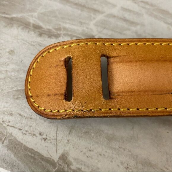 LOUIS VUITTON Shoulder Pad LV1 - Picture 4 of 5